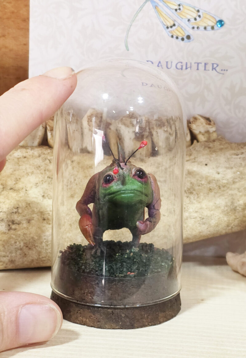 Clawed Hopper Specimen Jar
